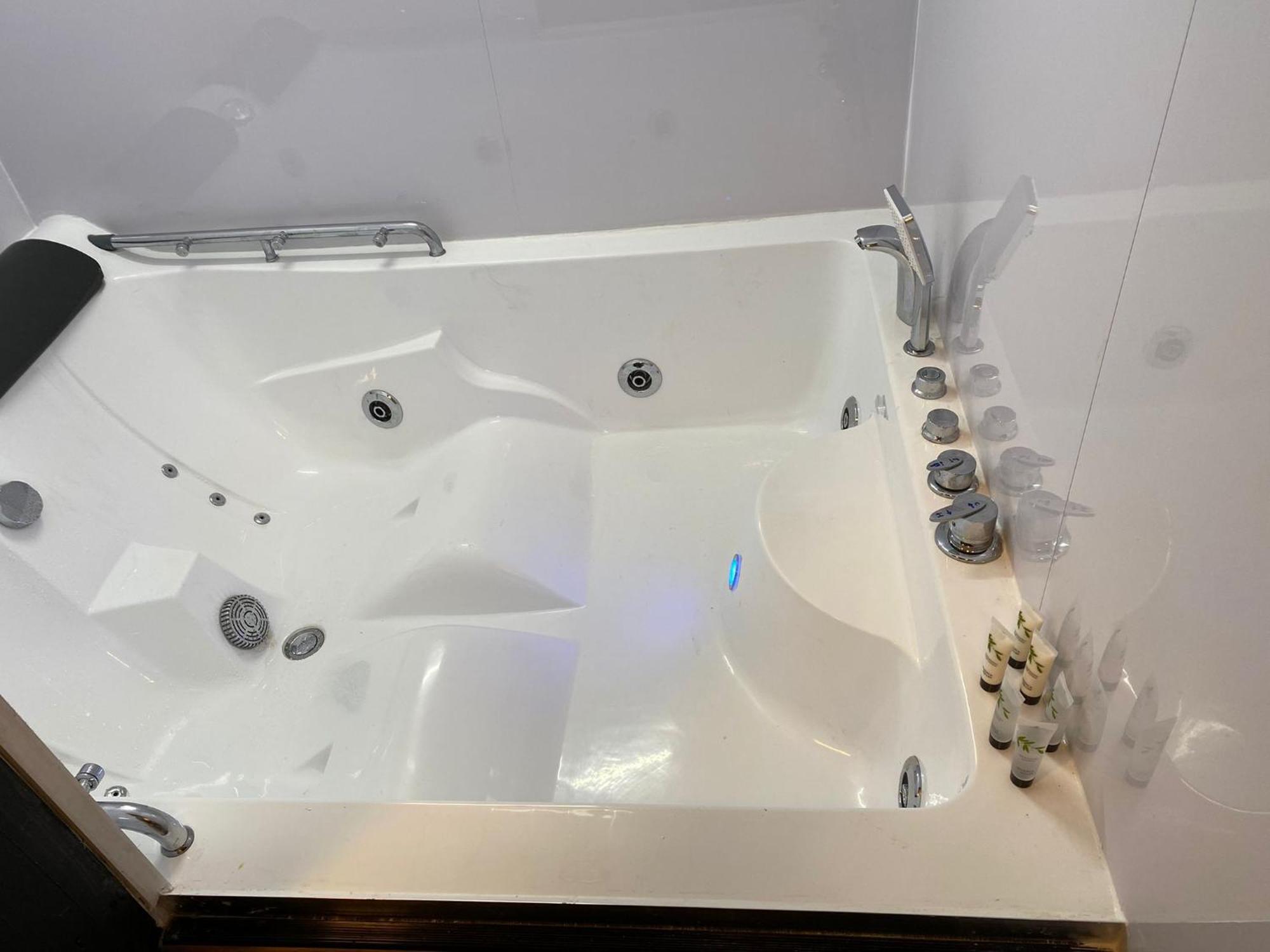 Wns Hotel Лондон Экстерьер фото